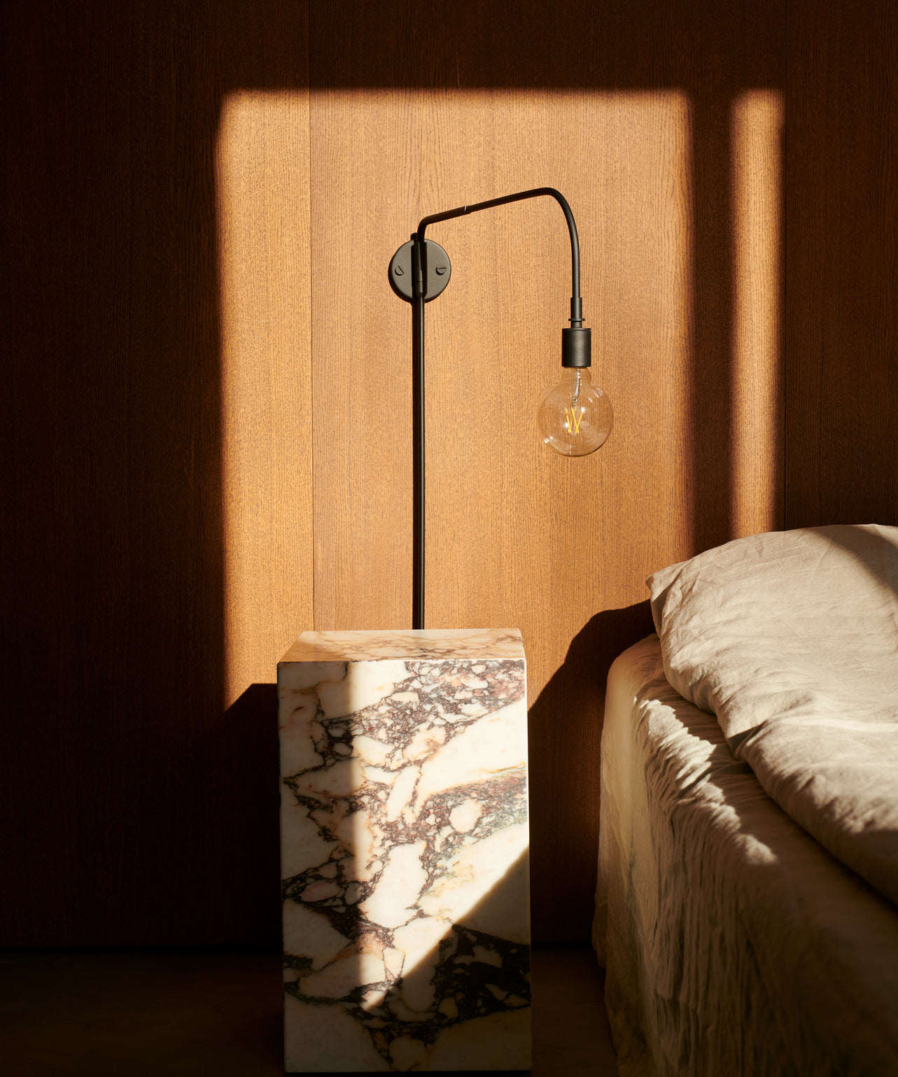 Plinth Tall Sidebord - Flere farger