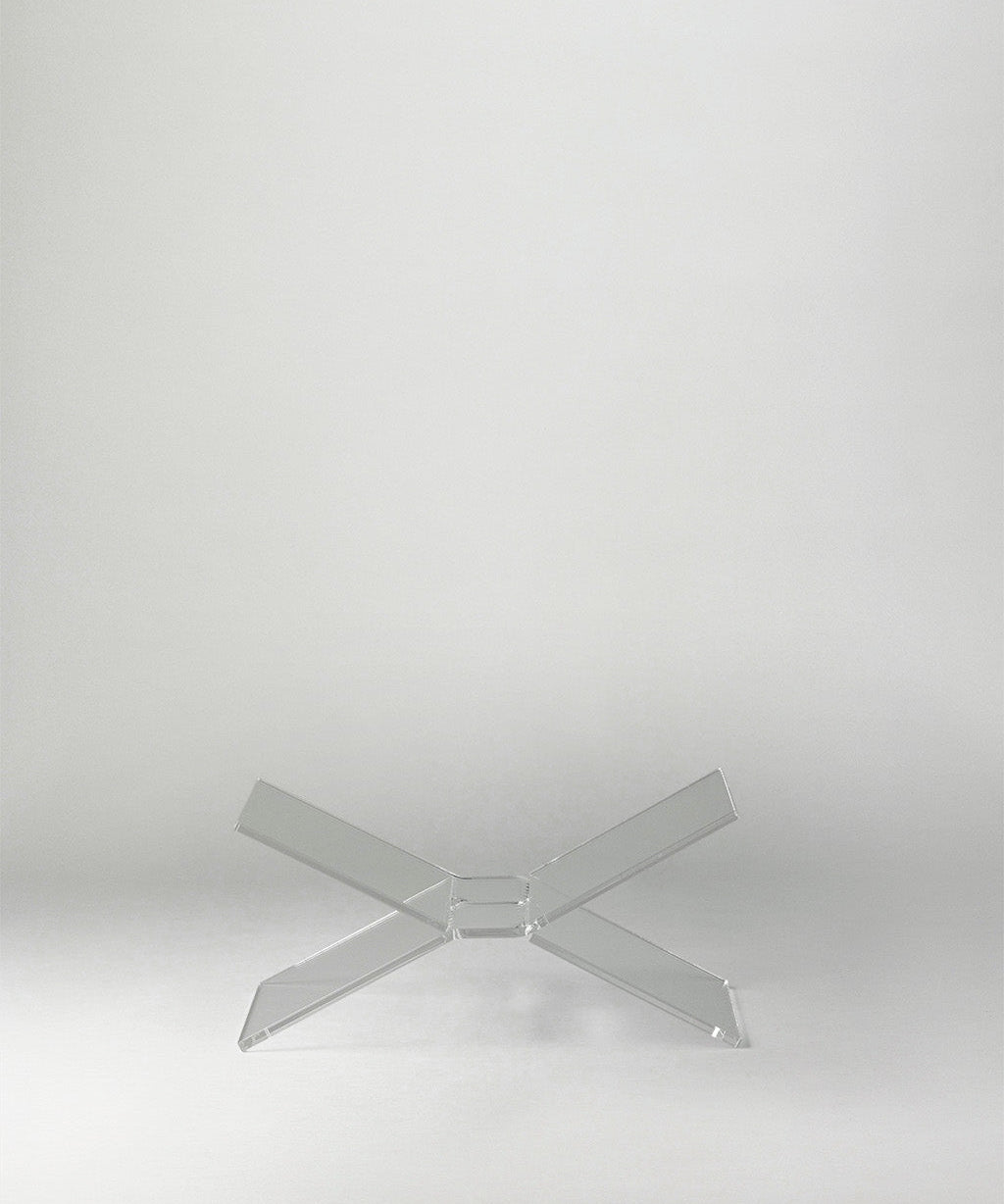 NM Bookstand X Clear – bokstativ i klar akryl