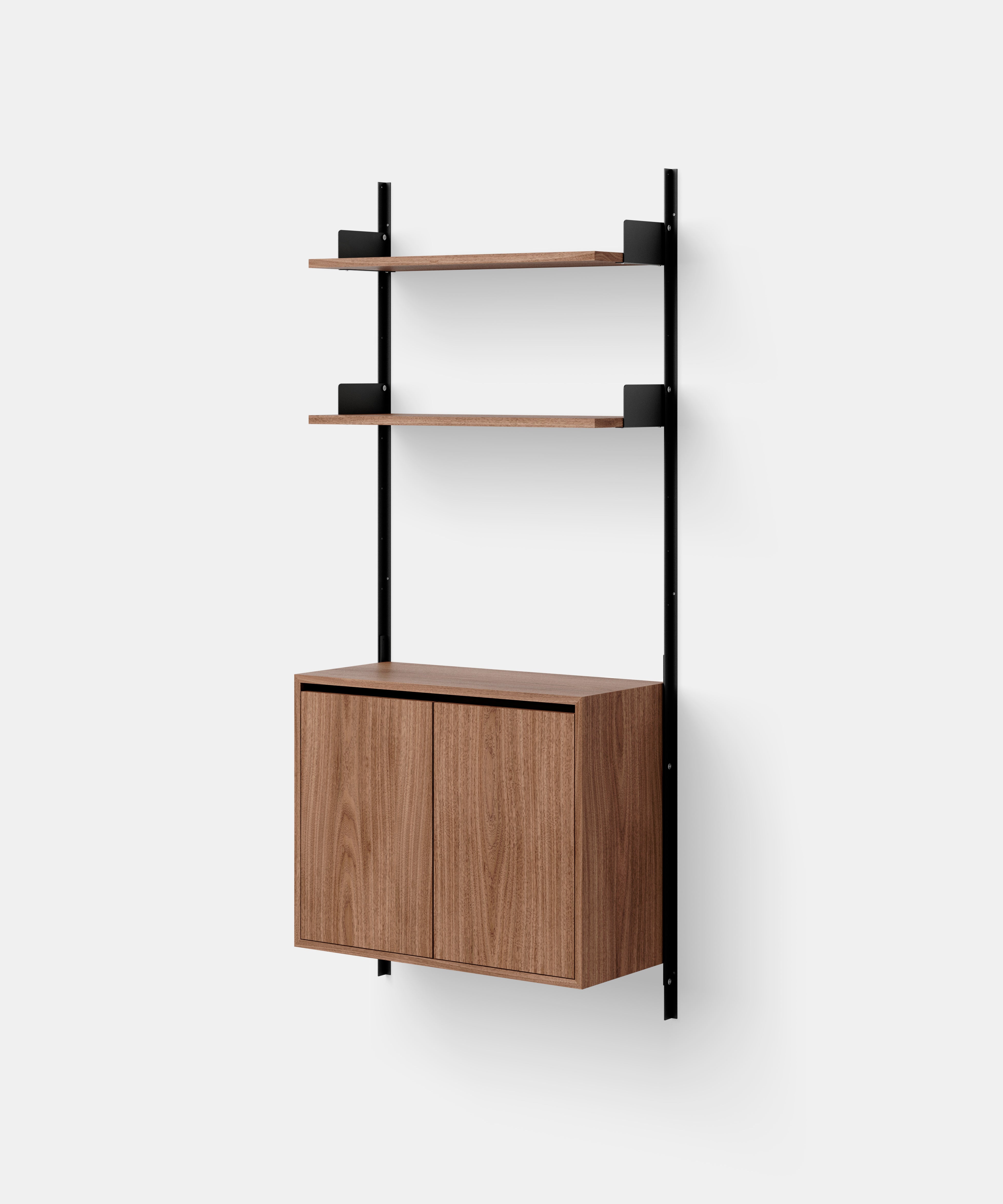 New Works Vegghylle med skap - Tall - Flere varianter