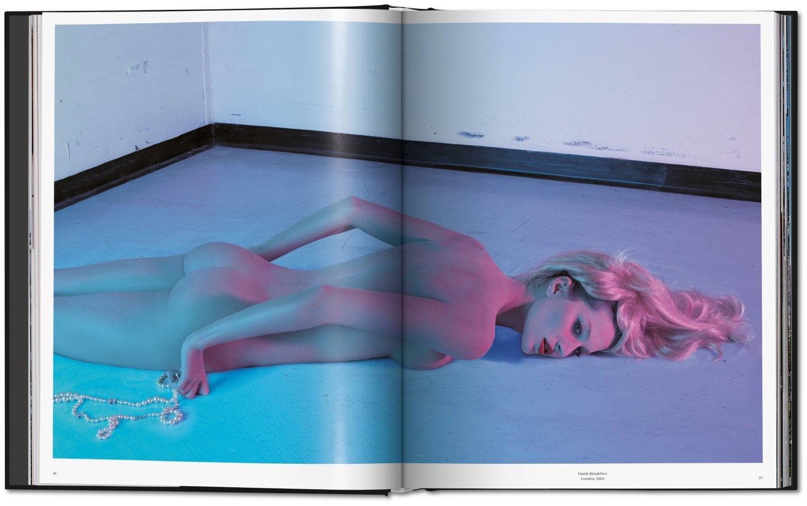 Mert Alas and Marcus Piggott – produktbilde 4