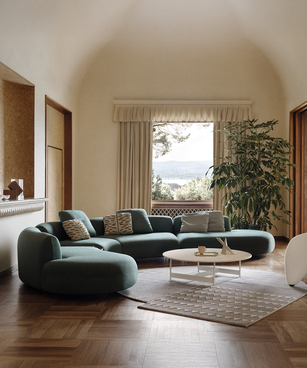 Tokio Curved Sofa T21
